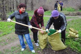 Учасники суботника