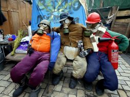 Манекены в противогазах