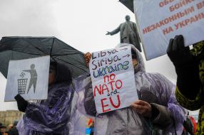 Participants in the rally for referendum