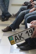 Exchange Ukrainian license plate on the Russian