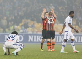 FC Shakhtar players celebrate