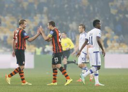 FC Shakhtar players celebrate