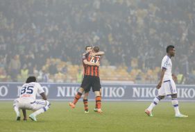 FC Shakhtar players celebrate
