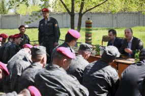 Meeting of Andrey Parubiya with soldiers of the National Guard