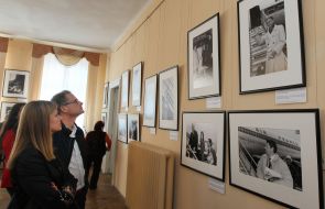 "Stars between heaven and earth" exhibition 