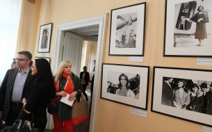 "Stars between heaven and earth" exhibition