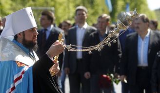 Священнослужитель