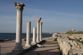 Колонны базилики на территории заповедника "Херсонес Таврический"