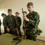 Військовослужбовці у військоматі