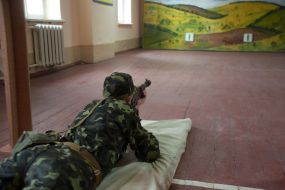 Військовослужбовець у військоматі