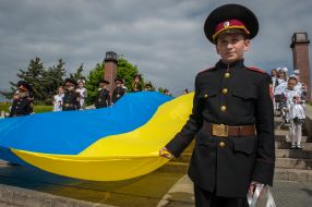 Cadets unfurled the flag of Ukraine