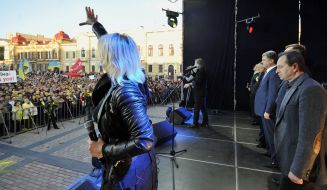 Participants of the meeting of Petro Poroshenko with electorate