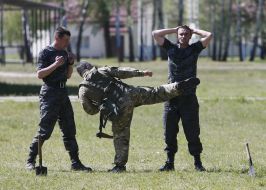 Військовослужбовці