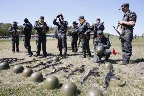 Військовослужбовці