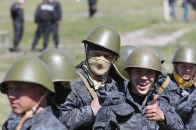 Військовослужбовці