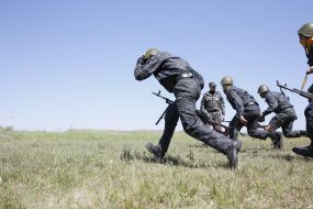 Військовослужбовці