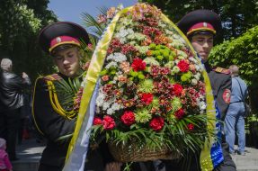 Laying-on of flowers