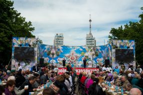 WWII veteran eating porridge