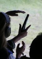 Member shares "Defend Ukraine together!" shoots at a target