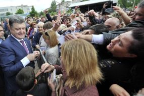Poroshenko meeting with voters