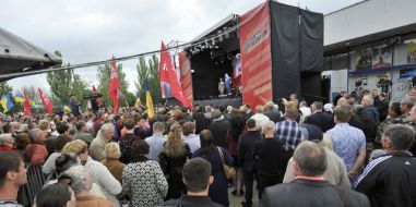 Poroshenko meeting with voters