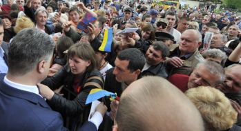 Poroshenko meeting with voters
