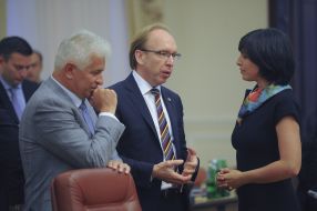 Dmitry Oleynik, Gennady Chyzhykov and Anna Derevyanko