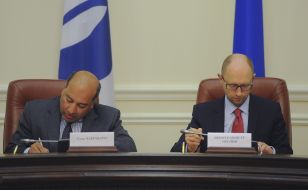 Sumа Chakrabarti and Arseniy Yatsenyuk