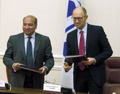 Sumа Chakrabarti and Arseniy Yatsenyuk