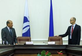 Sumа Chakrabarti and Arseniy Yatsenyuk