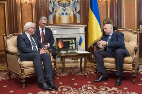 Aleksandr Turchinov and Frank-Walter Steinmeier
