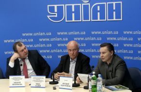 Andrey Yukhimets, Ivan Saliy and Arseniy Abduraimov