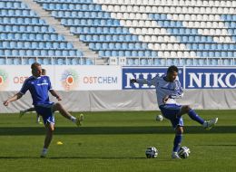 Younes Belhanday and Domagoj Vida
