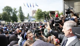 Fans of FC "Dynamo" (Kiev) picket House of Football