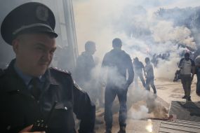 Fans of FC "Dynamo" (Kiev) picket House of Football