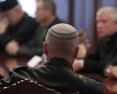 Участники заседания Совета Церквей и религиозных организаций