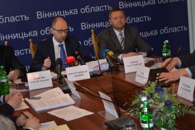 Arseniy Yatsenyuk and Sergey Svitko