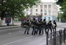 Riot police in the center of Simferopol
