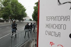 Riot police in the center of Simferopol