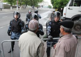 Riot police in the center of Simferopol