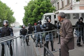 Riot police in the center of Simferopol