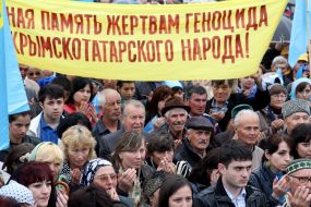 Participants of mourning rally