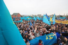 Participants of mourning rally