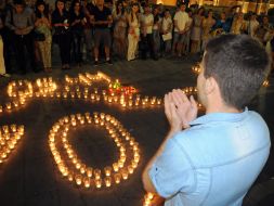 Participants of mourning rally
