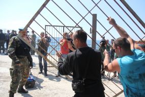 "Self-defense" of Crimea pulled down the fence on the beaches