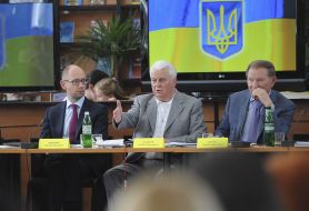 Arseny Yatsenyuk, Leonid Kuchma and Leonid Kravchuk