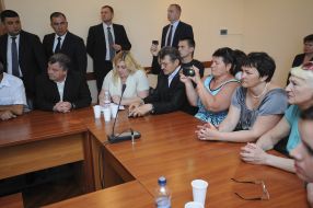 Meeting of Arseny Yatsenyuk with the initiative group of victims