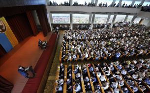 Petro Poroshenko meets with students
