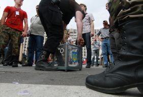 Supporters DNR dismantle the ballot box