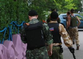 Supporters DNR dismantle the ballot box